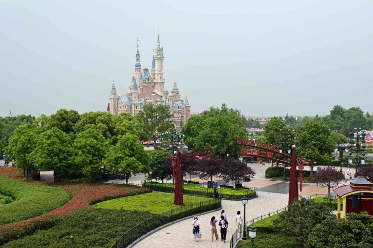 Şanghay’daki Disneyland’de son 1 yılda ikinci karantina
