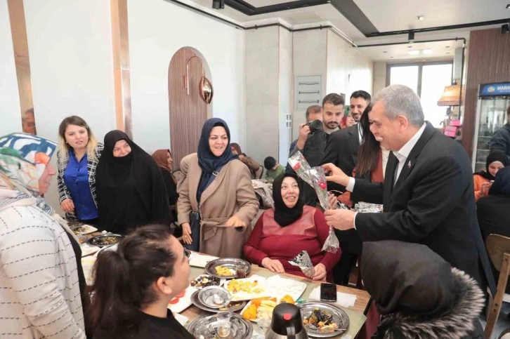 Şanlıurfa Büyükşehir Belediye Başkanı Şehit Yakınlarıyla Buluştu