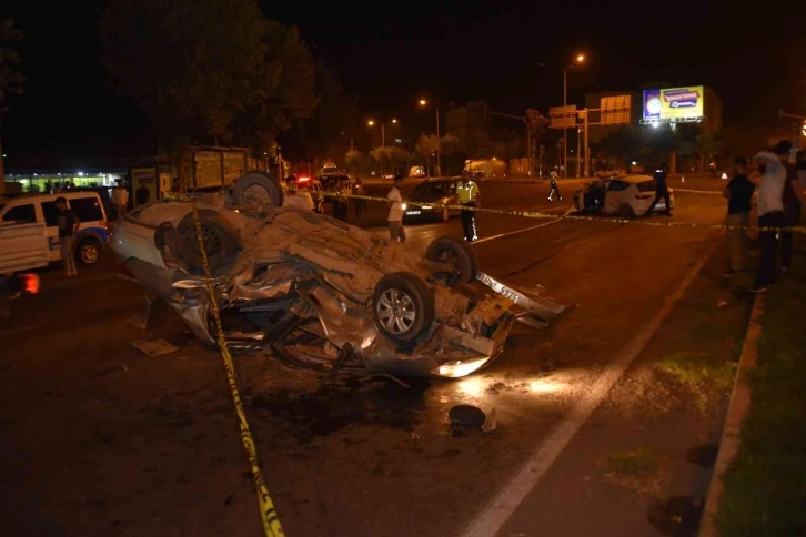 Şanlıurfa’da 2 otomobil çarpıştı: 1 ölü, 4 yaralı
