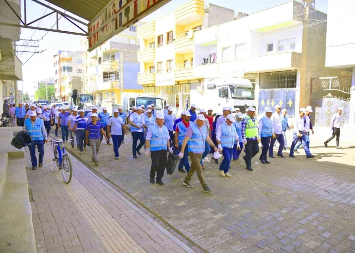 Şanlıurfa’da 300 personelle temizlik seferberliği
