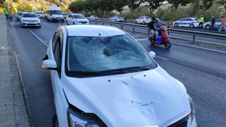 Şanlıurfa’da feci kaza: Otomobilden düşen eşyası sonu oldu
