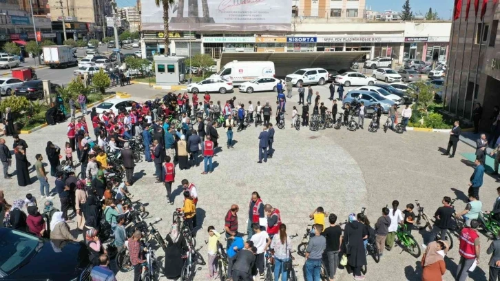 Şanlıurfa’da yetim çocukların bisiklet sevinci
