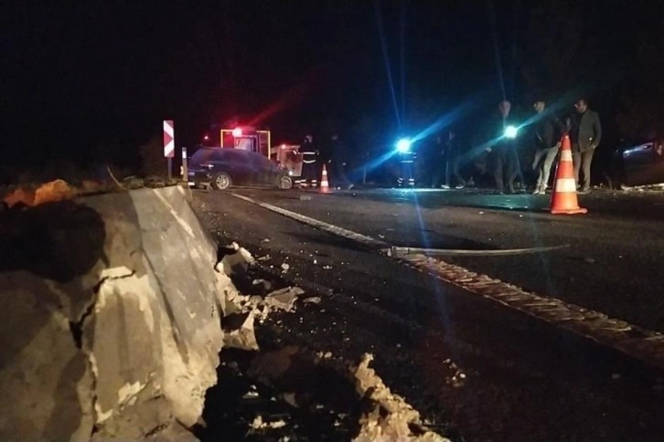 Şanlıurfa’da araçlar kafa kafaya çarpıştı: 4 yaralı