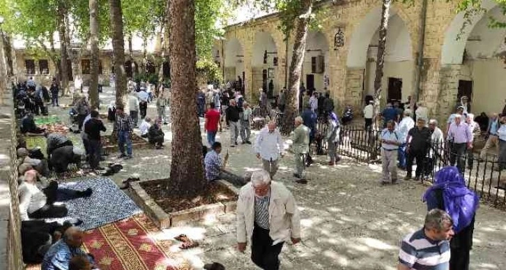 Şanlıurfa’da Kadir Gecesi coşkusu yaşanıyor