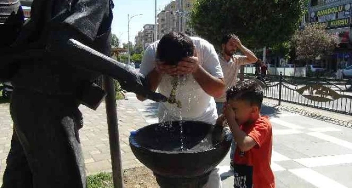 Şanlıurfa’da sıcak hava bunalttı