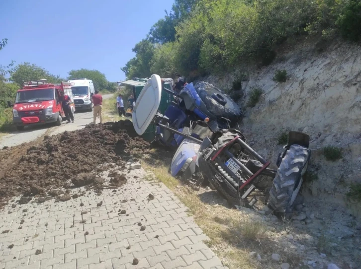 Şarampole devrilen traktörün sürücüsü yaralandı
