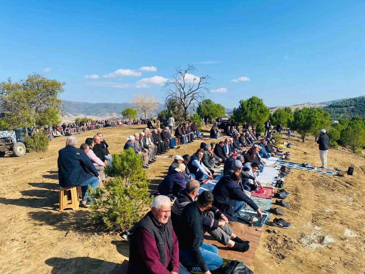 Sarıgöllüler yağmur duasına çıktı
