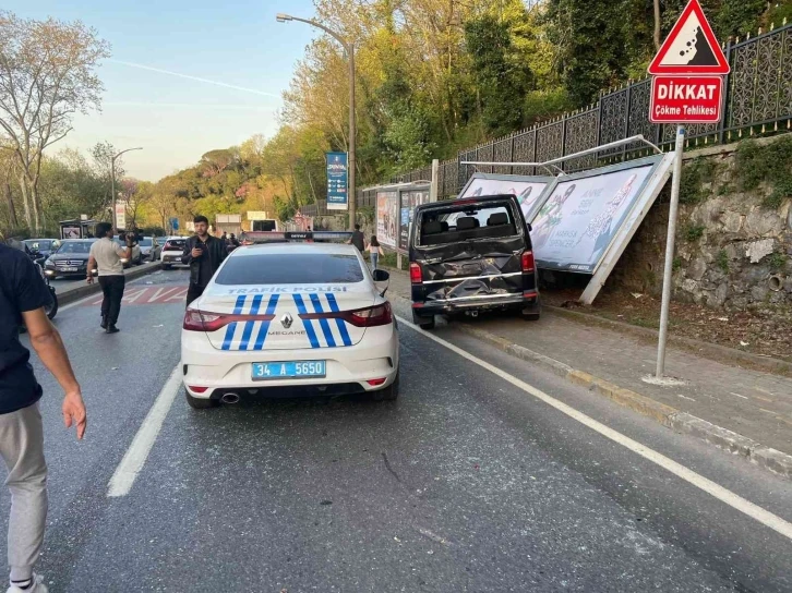 Sarıyer’de İETT otobüsü dehşet saçtı, yokuş aşağı kayan otobüs önüne gelen 15 aracı biçti
