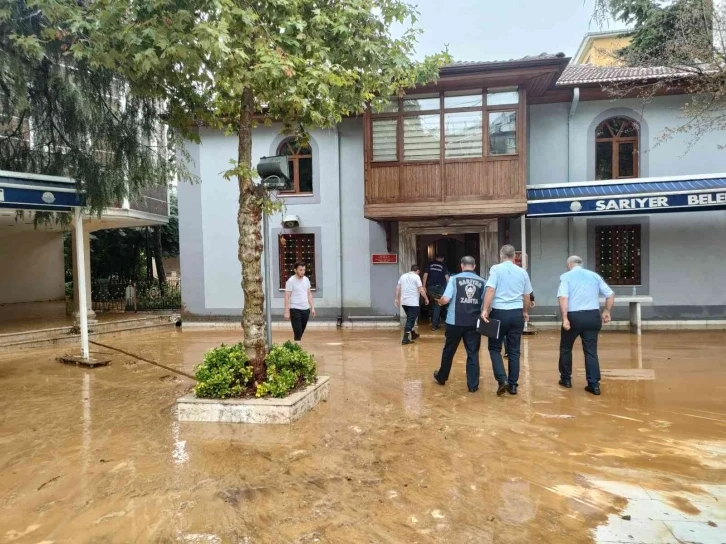 Sarıyer’de yoğun yağıştan dolayı camiyi su bastı
