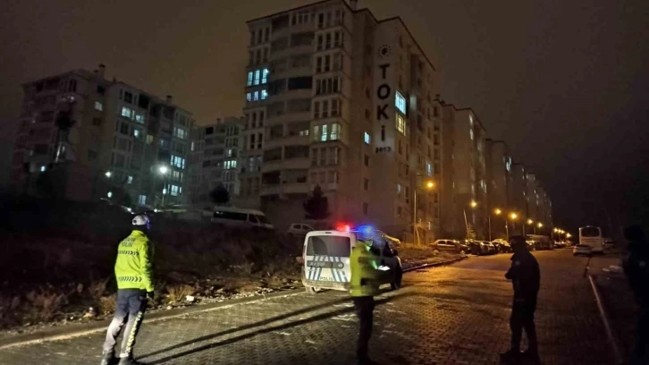 Şehir manzarasında alkol içerek çevreye rahatsızlık veren şahıslara yönelik denetim
