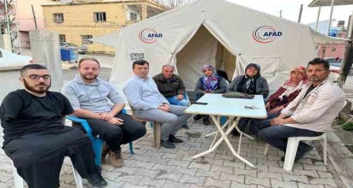 Şehit annesi, kızı ve torununu depremde kaybetti