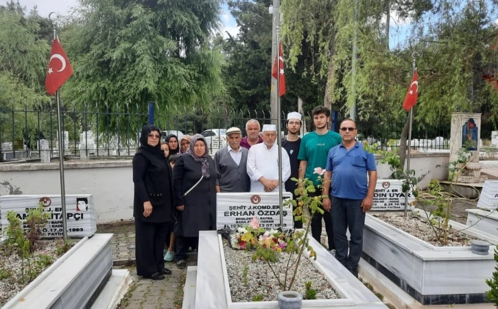 Şehit asker mezarı başında anıldı
