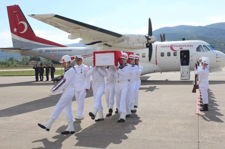 Şehit Fatih Özkaya’nın naaşı Zonguldak Havalimanı’na getirildi
