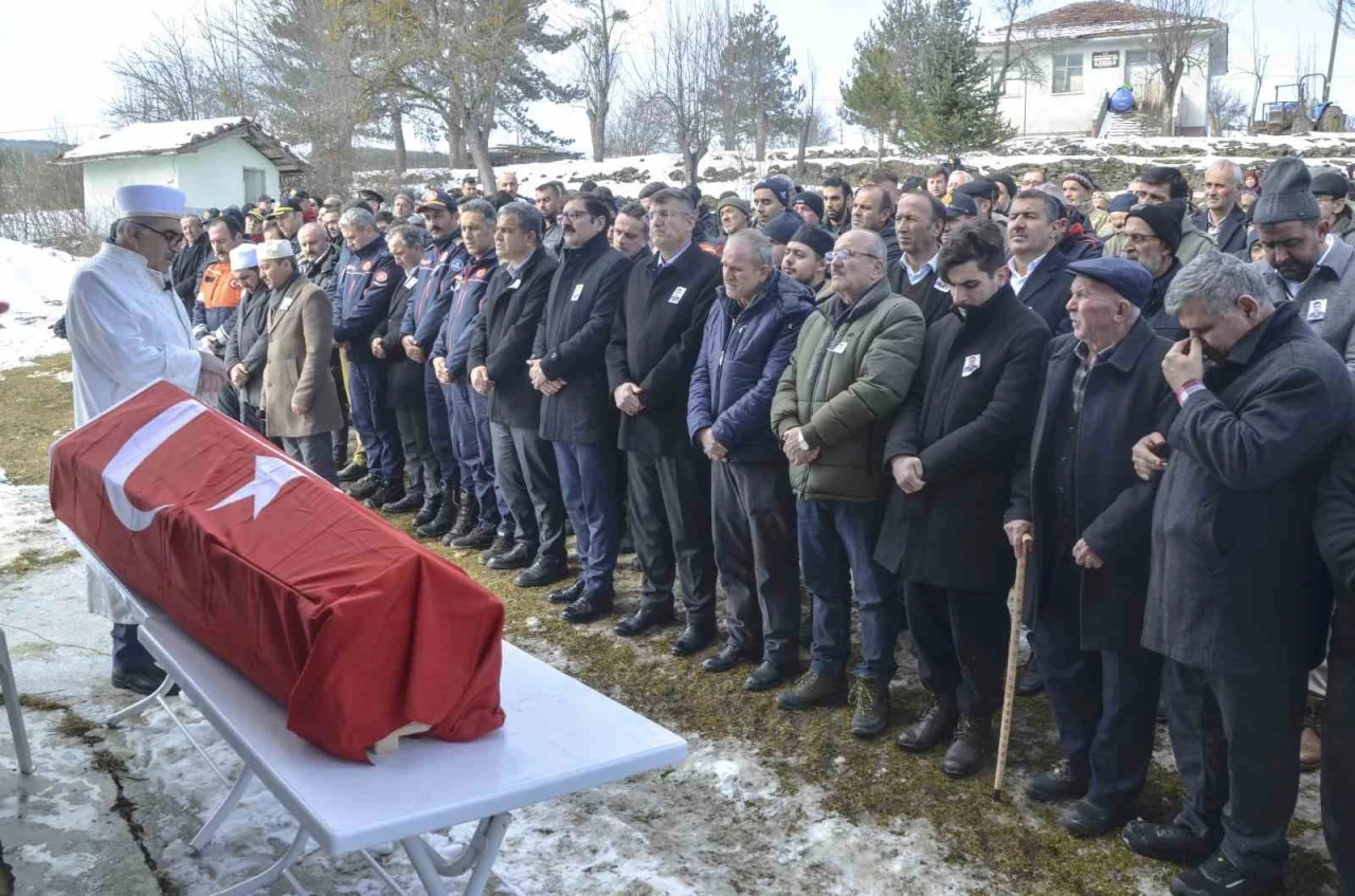 Şehit itfaiye eri Furkan Sayın Kastamonu’da toprağa verildi
