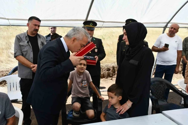 Şehit Karakoç’un ailesine şehadet belgesi verildi
