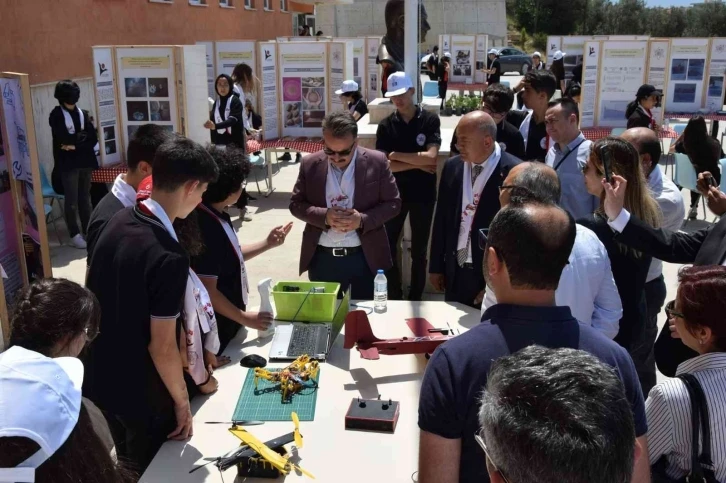 Şehit Mustafa Serin Fen Lisesi Bilim Fuarı açıldı
