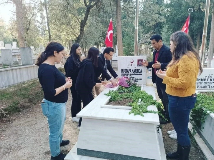 Şehit öğretmen Mustafa Karınca Öğretmenler Günü’nde unutulmadı
