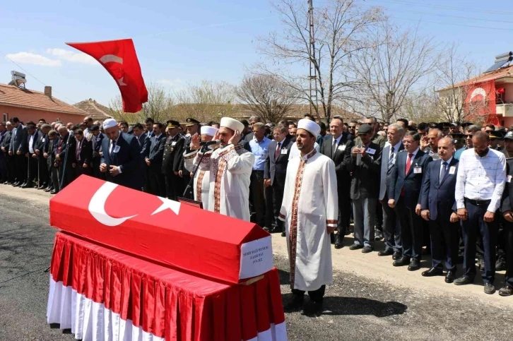 Şehit polis memuru Mat, memleketi Yozgat’ta son yolculuğuna uğurlandı
