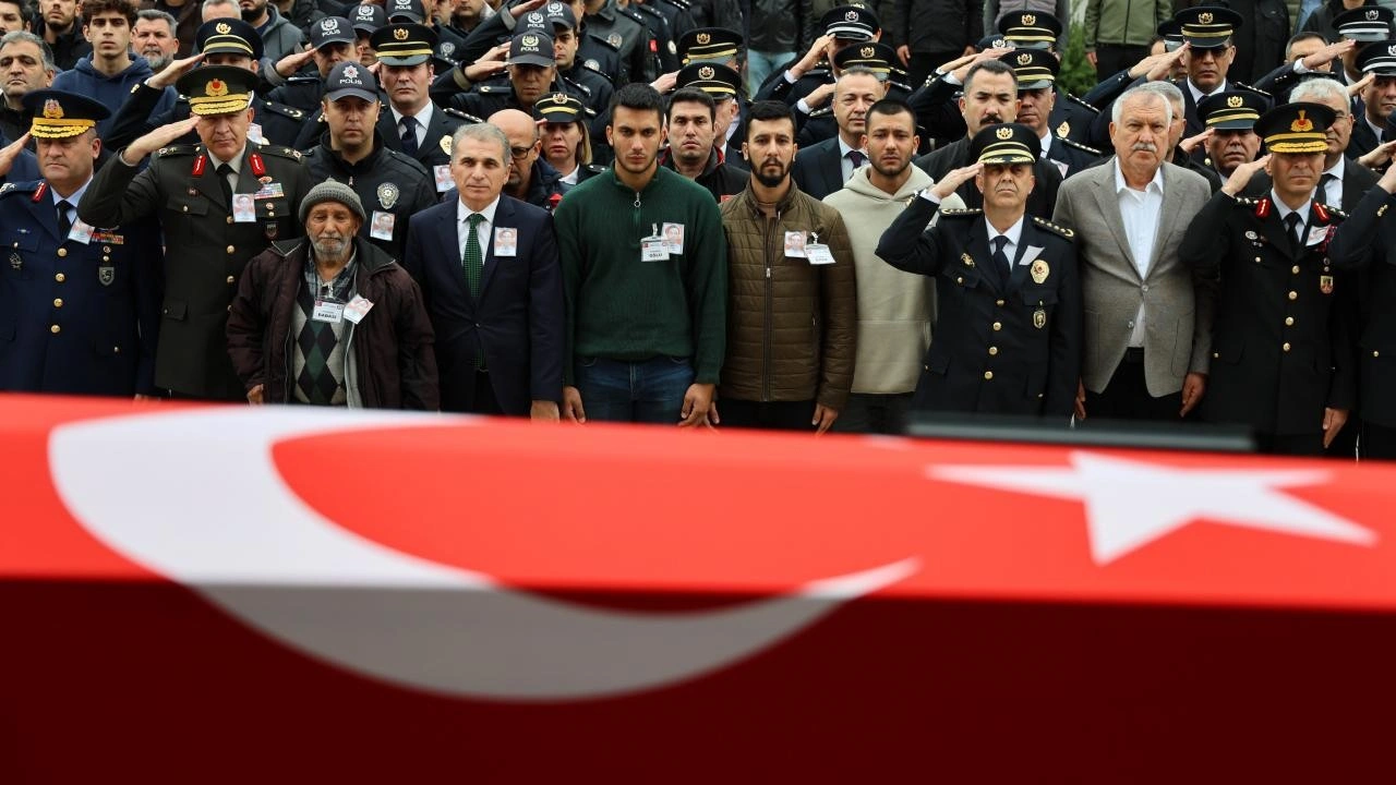 Şehit polis memuru Mustafa Akgül son yolculuğuna uğurlandı