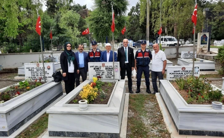 Şehit uzman çavuş kabri başında anıldı
