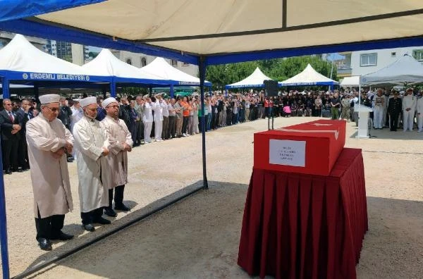 Şehit Uzman Çavuş Şahin, son yolculuğuna uğurlandı