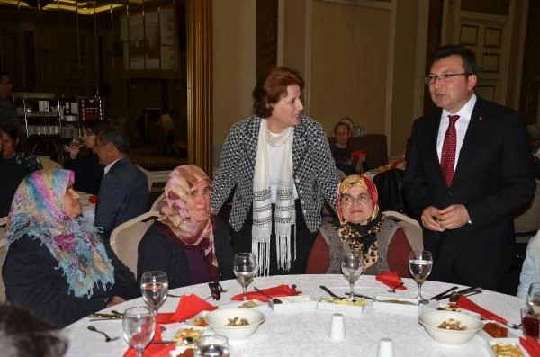 Şehit yakınları ve gazilere iftar