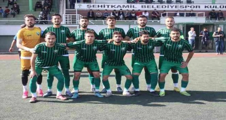 Şehitkamil Belediyespor yenilmezliğini sürdürdü