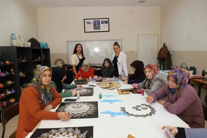 Şehitkamilli kadınlardan el sanatları kursuna yoğun ilgi
