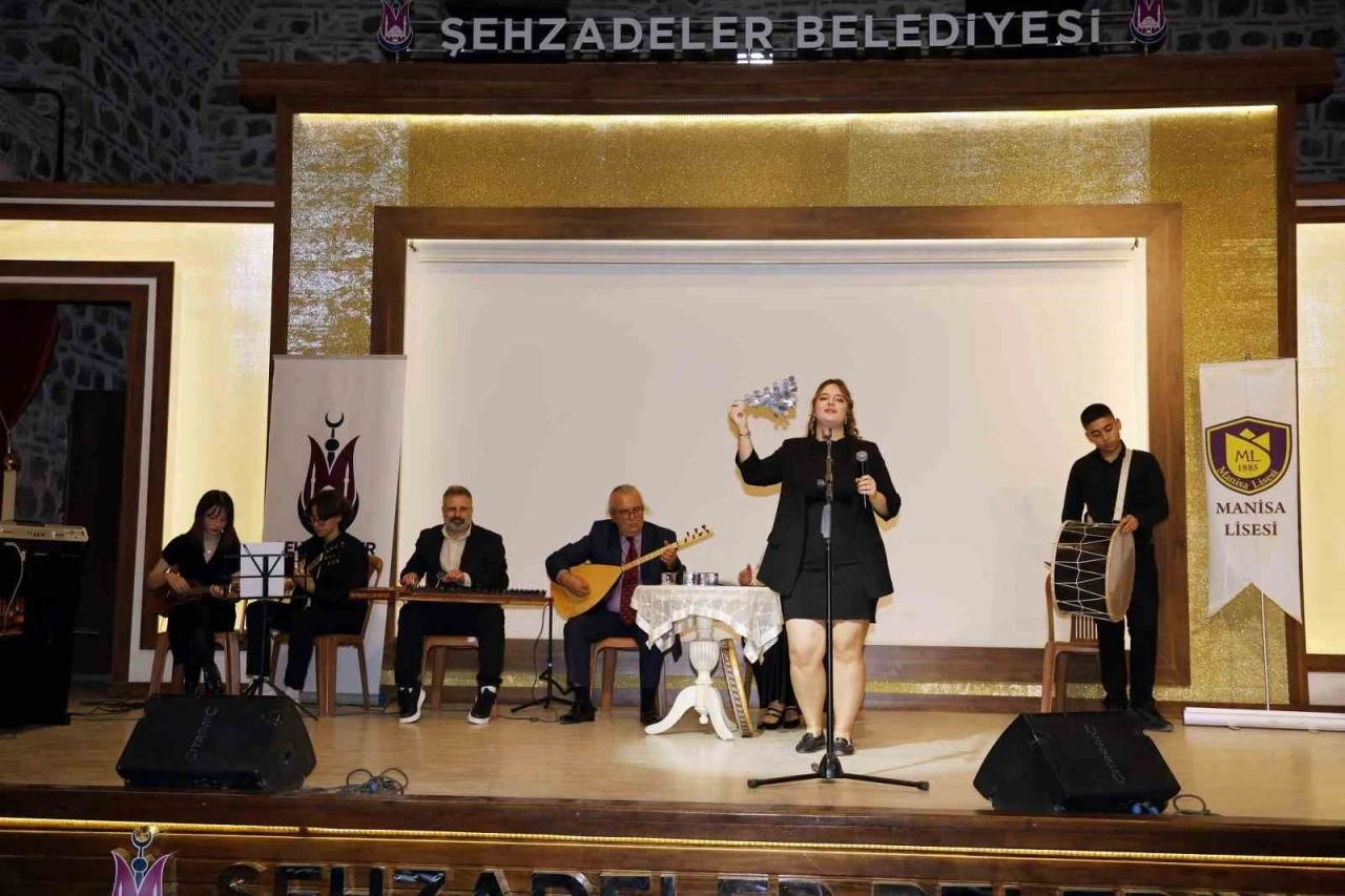 Şehzadeler’de melodilerle taçlanan Öğretmenler Günü programı
