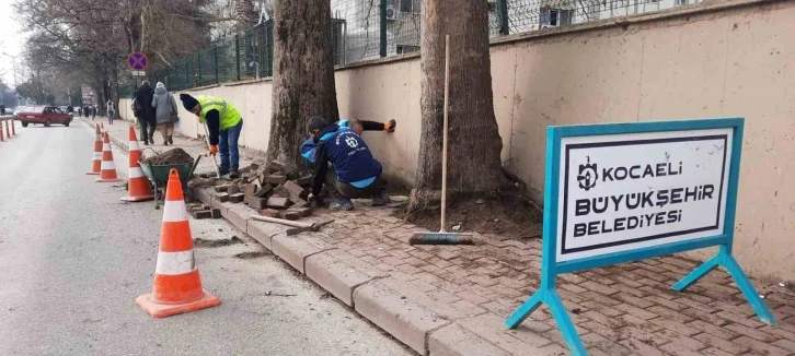 Seka Devlet Hastanesi çevresindeki kaldırımlar onarıldı
