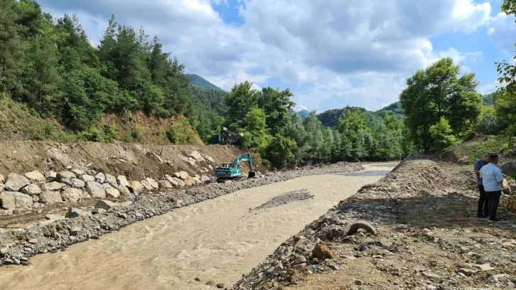 Sel afeti sonrası Yenice’de ıslah çalışmaları tüm hızıyla sürüyor
