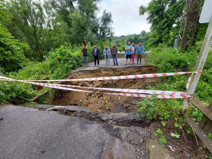 Sel Köprülerde ağır hasar bıraktı, Gümeli alternatif yolu kapandı
