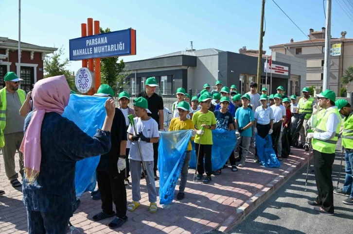 Selçuklu, çevre temizliğinde farkındalık oluşturmaya devam ediyor
