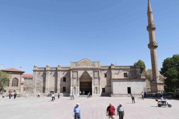 Selçuklu mimarisi Ulu Cami 6 asırdır tüm ihtişamıyla ayakta
