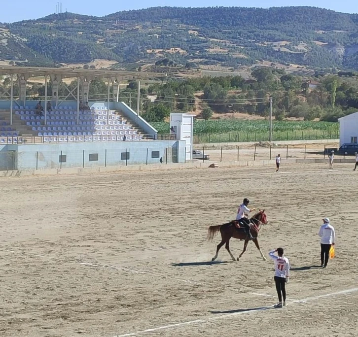 Selendi’de atlı ciritte yarı final heyecanı başladı
