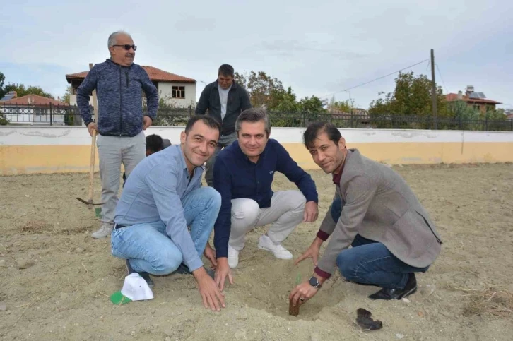 Selendili vatandaşlar geleceğe nefes oldu
