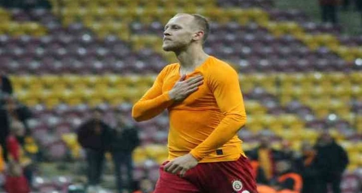 Semih Kaya futbolu bıraktığını açıkladı