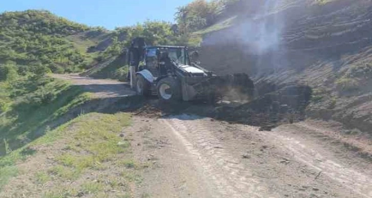 Şenoba beldesinde köy yolları açılıyor