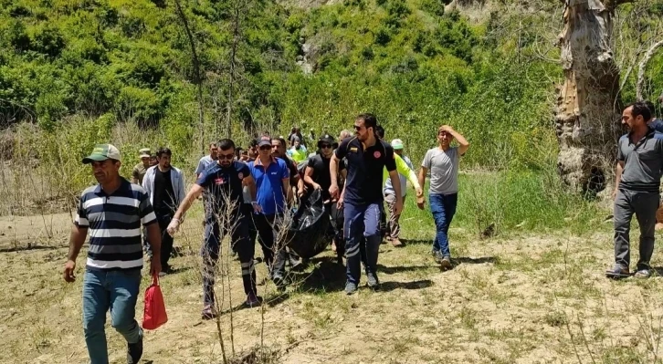 Serinlemek için girdiği barajda boğuldu kardeşi kurtarıldı
