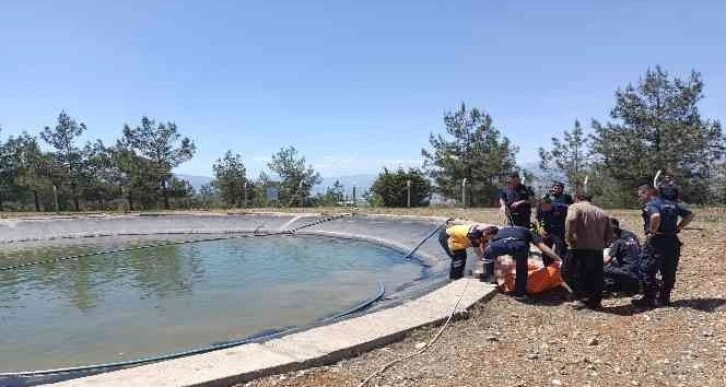 Serinlemek için yangın havuzuna giren çocuk boğuldu