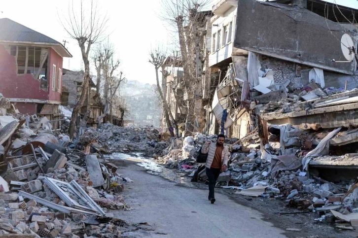 Sessizliğe bürünen Kahramanmaraş’ın ara sokakları havadan görüntülendi
