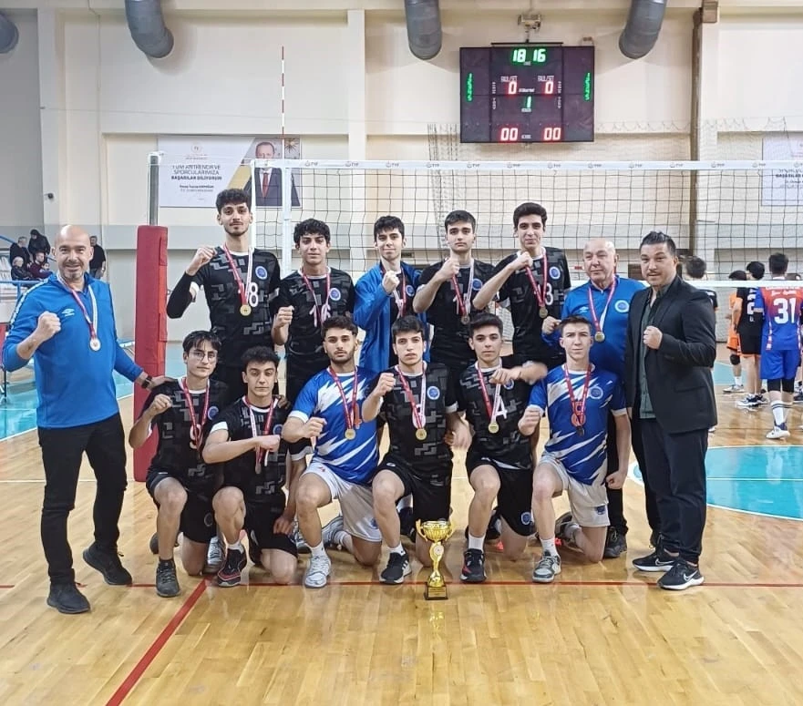 Seyhan Belediyespor Kulübü, Adana Voleybol Ligi’nde gençler ve küçükler erkek kategorilerinde Adana Şampiyonu oldu
