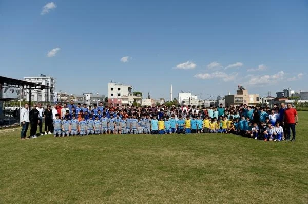 Seyhan’da futbol şöleni başladı