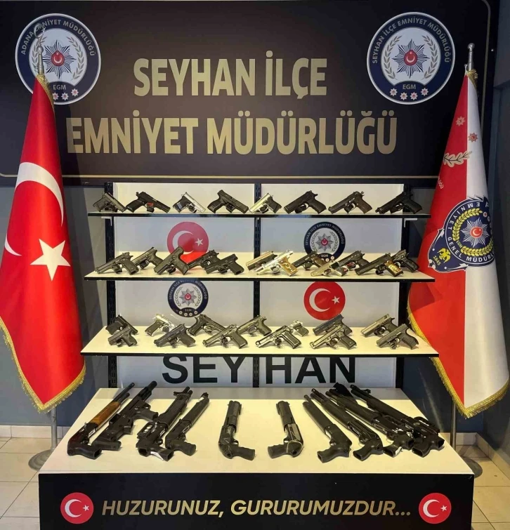 Seyhan polisi 53 silah ele geçirdi, aranan 281 kişiyi de yakaladı
