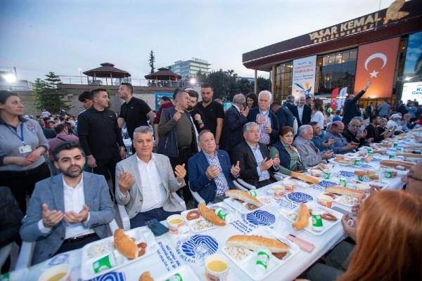 Seyhanlılar Kadir Gecesi'nde iftarda buluştu