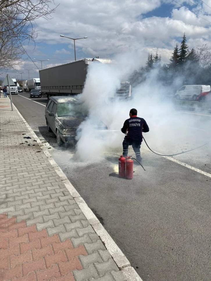 Seyir halindeki araç yandı
