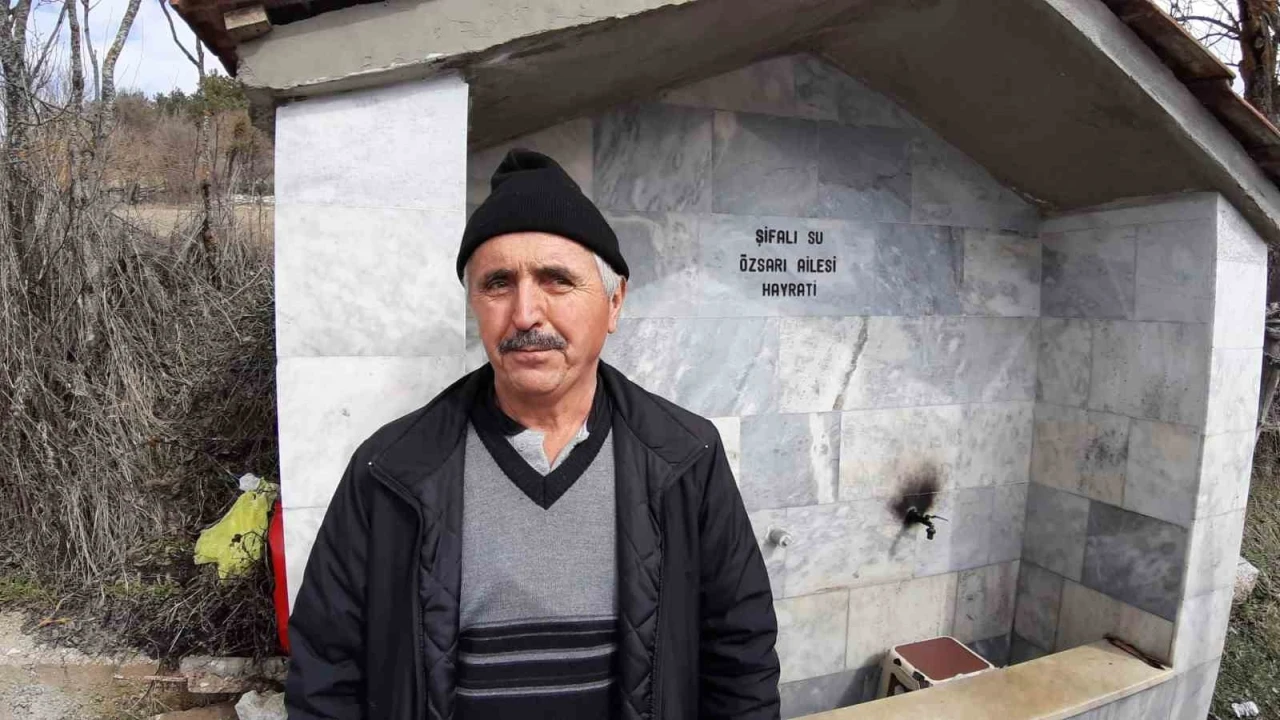 Şifalı olduğu iddia edilen suya yoğun ilgi
