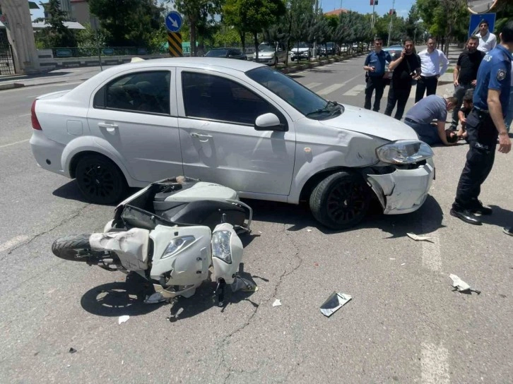 Siirt’te otomobilin çarptığı motosiklet sürücüsü yaralandı