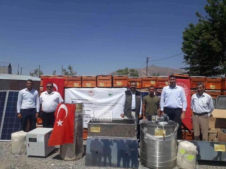 Siirt’te yüzde 50 hibe destekli arı ekipmanları dağıtımı yapıldı
