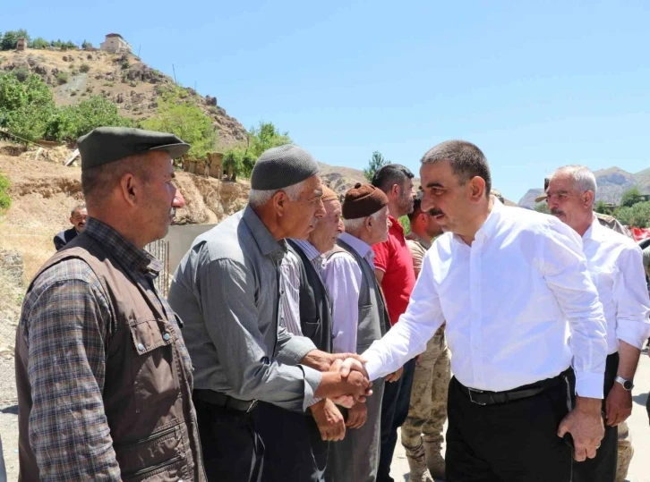 Siirt Valisi Hacıbektaşoğlu, kayıp hemşirenin ailesiyle bir araya geldi
